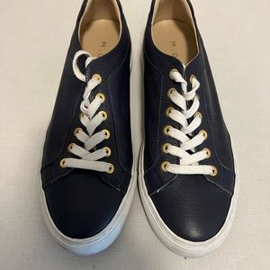 M Gemi navy blue leather sneakers, white soles, barely worn. Size 38.5